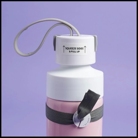 d.stil 28oz pinch + carry water bottle in powdered sky - Picture 5 of 11